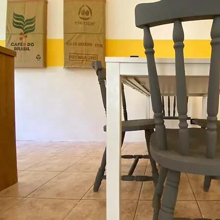 Casaviva - Lovely Trilo With Patio In דירה